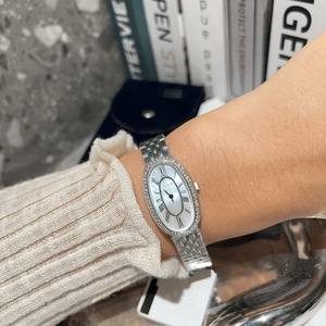 Montre Longinesing compacte et élégante avec cadran ovale blanc, chiffres romains, étanche, calendrier, en acier inoxydable - Product Image 3