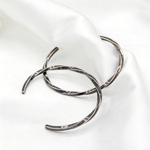 Yunnique, pulsera abierta de acero de titanio de 3 mm, estilo japonés y coreano, con línea cuadrada retorcida, joyería de moda unisex - Product Image 4