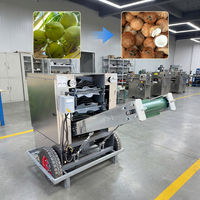 Décortiqueuse de noix de coco à faible dommage et haute efficacité avec base mobile, machine automatique de décorticage de noix de coco pour ligne de production de fruits