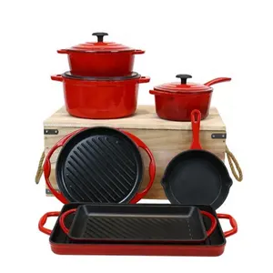 Batterie de cuisine en fonte avec poêle à griller, poêle à frire, cocotte, four hollandais