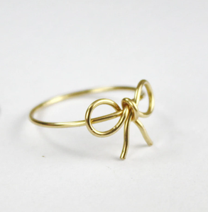 Anello con papillon in oro minimalista avvolto in filo avvolto in oro Dimentica Me anello con nodo con anello con nodo e promessa amicizia - Product Image 3