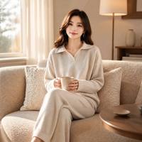 Ensemble de vêtements de détente en cachemire tricoté, pull à col polo, pantalon à jambes larges, coupe décontractée, tons neutres, tenue deux pièces pour l'automne et l'hiver