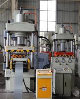 Presse hydraulique à quatre colonnes 200 tonnes utilisée pour la production en série de persiennes dans les ateliers