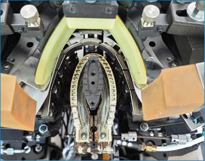 เครื่องผลิตรองเท้า9-Pincer แบบอัตโนมัติควบคุมความจำบนนิ้วเท้าเครื่องทำงานได้ยาวนานเครื่องผลิต<span class=keywords><strong>รองเท้า</strong></span>แบบหัวมน - Product Image 3