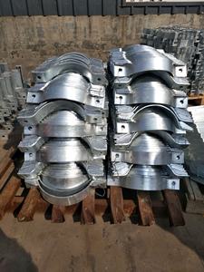 Banda de sujeción de poste desplazada individualmente Quan Pham de 3-1/2 a 4 pulgadas, de acero galvanizado en caliente según ASTM A-153, con dos tornillos de carro de 0.50 x 3.50 pulgadas - Product Image 6