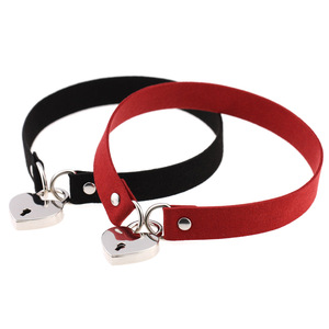 Collana Choker Harajuku con Lucchetto a Cuore e Chiavi, Fatta a Mano, Borchiata, Stile Punk Gotico, con Ciondolo a Lucchetto - Product Image 4