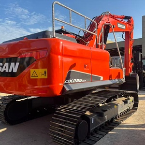 Excavatrice sur chenilles Doosan DX225LCA, couleur noire, équipement de construction robuste, garantie 1 an, capacité de la benne de 0,65 m³, machine de 22 000 kg - Product Image 1