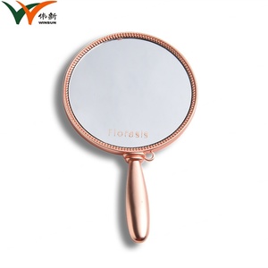 Miroir de maquillage de luxe en or rose avec poignée, personnalisable avec logo, fabriqué par Mirror Manufacturer - Product Image 5