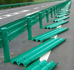 Barandilla de carretera reflectante rellenable con agua de dos ondas de estructura de acero barrera de protección anticolisión rural ligera para carretera - Product Image 4