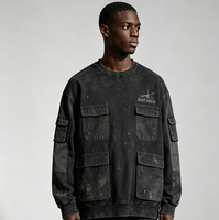 Sweat-shirt Crew Kornit DTG avec motif graphique de lettres minuscules effet craquelé sur la poitrine, poche multi-positions sur les manches, coupe ample, délavé, style grunge, haut décontracté