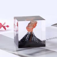 2024 nouveau Design Unique à la main 3D résine volcan artisanat cadeaux lampe de Table USB alimentation rouge Led époxy bois Base veilleuse