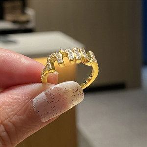 Bague élégante géométrique avec lettre <span class=keywords><strong>MIU</strong></span>, plaquée or, incrustée de zircon, ajustable, ouverte, pour femme, bijoux de mode, vente en gros - Product Image 1
