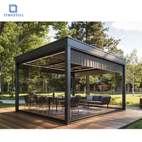 Gazebo à bascule élégant et respectueux de l'environnement, entouré de fenêtres et de portes en verre