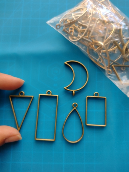 Set Di 9 Ciondoli Oro BEEFLYING - A Forma Di Lunetta E Cornice, Con Schienale Aperto, Per Creazione Gioielli Fai Da Te
