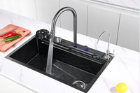 Évier de cuisine gris anthracite au design moderne avec robinet cascade en acier inoxydable, lavabo multifonctionnel à poser sur comptoir