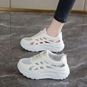 Zapatillas deportivas casuales para mujer, estilo coreano, con suela gruesa y diseño hueco, modelo 2026, color blanco, para verano. - Product Image 6