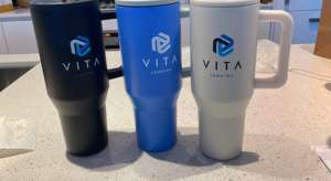 Gobelet de 40 oz anti-fuite Flip Straw 100% avec poignée et <span class=keywords><strong>paille</strong></span> Gobelet de 40 oz isolé sous vide à double paroi avec poignée - Product Image 3