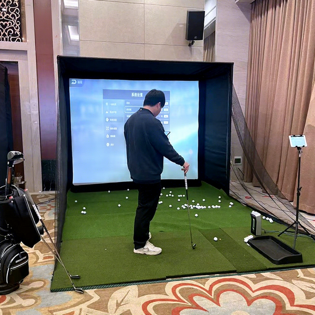Funspace Indoor Virtual Reality Golf Simulator VR Golf System with Launch Monitor Golf Game Machine for Sale