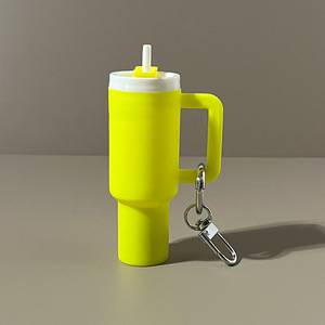 Halloween Mini Tumbler Keychain Phát Sáng Trong Bóng Tối Nhựa PVC Phim Hoạt Hình Phong Cách Son Môi <span class=keywords><strong>Key</strong></span> <span class=keywords><strong>Holder</strong></span> Màu Sắc Hỗn Hợp Chúng Tôi Kho - Product Image 6