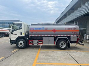 Small Howo 5cbm Fuel Truck with Manual Transmission New Condition Oil Transport Tank for Sale - Product Image 3