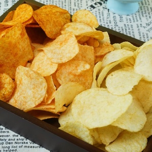 New Launched Crispy Puffed Vegetable Snacks 180g Lays Chips <strong>Ketchup</strong> Flavored Potato Chips - Product Image 1