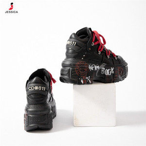 Q8338-2025 Trend PU Deri <span class=keywords><strong>Punk</strong></span> Ayakkabılar Kalın Platform Kadın Ayakkabıları Yüksek Tabanlı Ayakkabılar - Product Image 4