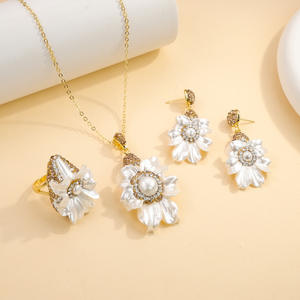 Conjunto de Joyería Chapado en Oro con Perlas, Aretes, Collar y Anillo de Perlas Vintage, Piedra Natural, Elegante Regalo de Boda <span class=keywords><strong>para</strong></span> <span class=keywords><strong>Mujer</strong></span> - Product Image 2