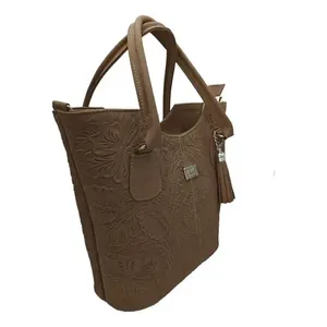 Bolso de compras Fana Wendy Avellana de cuero repujado con estampado floral grande, cierre de cremallera y asa de mano - Product Image 4