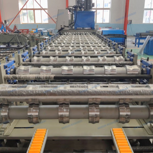 Machine de formage de rouleaux multicouches 3-en-1 pour la fabrication de tôles de toiture, pour tuiles émaillées, à ondulations et trapézoïdales - Product Image 5