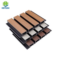 HOYEAH 21926 3D gaufré grain de bois wpc revêtement mural extérieur panneau de façade composite en bois cannelé