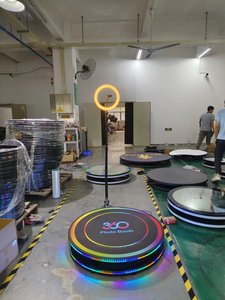 Factory 2025 Low-Price <span class=keywords><strong>360</strong></span> Selfie Photobooth Machine <span class=keywords><strong>Plataforma</strong></span> de vidrio giratoria para eventos de boda Equipo de iluminación de escenario - Product Image 4