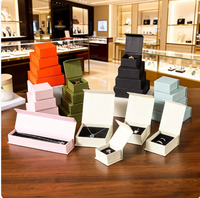 Individuelle Schmuckboxen mit Logo für Kleine Mengen Ohrringe Ringe Armbänder Luxus-Geschenkboxen mit Magnetverschluss für Kleinunternehmen