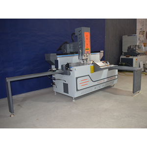 Machine de perçage et de fraisage automatique CNC pour profilés de serrures de porte en aluminium/UPVC/<span class=keywords><strong>PVC</strong></span>, machine pour fenêtres en aluminium - Product Image 4