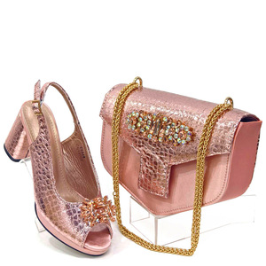 Large-sized lady's <b>pointed</b>-<b>toe</b> sandals paired with the same design single-shoulder bag (soft) handbag set. - Product Image 6
