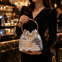 Sac fourre-tout pour femme en cuir végétalien, sac seau avec poignée supérieure dorée, sac à bandoulière chaîne, petit sac à main brillant orné de strass