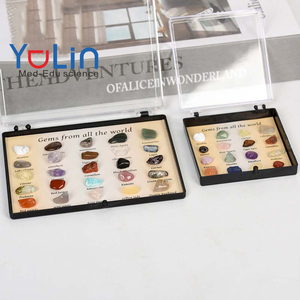 Set di ghiaia con pietre preziose naturali, campione di minerale di cristallo, geologia, materiale didattico scientifico popolare e studenti studiano campioni di minerale - Product Image 2