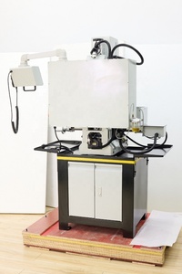 Machine de fraisage CNC NC28VB équipée du système Zhonglian <span class=keywords><strong>Tuo</strong></span> DDCSV3.1 (servomoteurs X/Y/Z), moteur de broche et servomoteur - Product Image 2