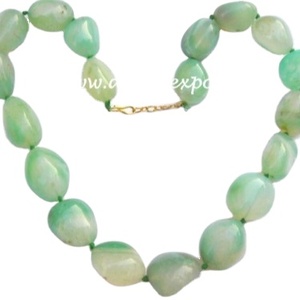 Collier en pierre naturelle, pierre d'onyx vert foncé - Product Image 1
