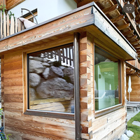 Ruang Sauna Luar Ruangan Buatan Khusus untuk 8-20 Orang, Berbahan Kayu, Berbentuk Kubus Besar dengan Kamar Mandi dan Toilet