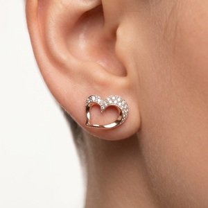 Boucles d'oreilles en diamant cœur ouvert incurvé, or rose massif 18 carats, sertissage pavé, bijoux de mariée fins personnalisés, vente en gros, MOQ 1 pièce - Product Image 4