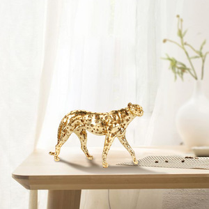 Décoration <span class=keywords><strong>Moderne</strong></span> pour la Maison : Statue de Léopard en Résine Dorée, Style Animal Africain, Idéale pour la Décoration Intérieure - Product Image 2