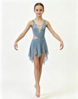 Robe de compétition Anna Shi avec strass, col en V en maille, découpes latérales, jupe irrégulière en mousseline, tenue de performance pour enfants/adultes