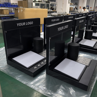 Stand Display Speaker Headset Bluetooth Modern Ramah Lingkungan Buatan Khusus dengan Plastik Bercahaya untuk Pameran di Pusat Perbelanjaan