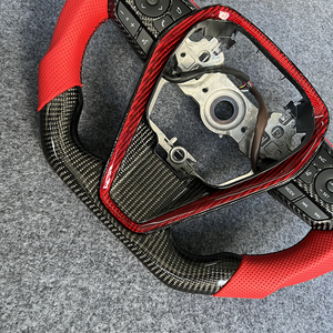 Volant de direction personnalisé en cuir et fibre de carbone de style sportif, fabriqué à la main pour Camry/SE/XSE de 8e génération/2018-2022 - Product Image 3