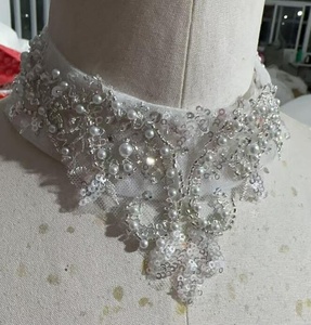 Robe de mariée de luxe 2026 à col illusion et manches longues, en satin et dentelle avec appliques perlées, style robe de bal – Grande vente en Afrique - Product Image 6