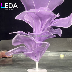 ขาตั้งดอกไม้ผ้าออร์แกนซ่าสีม่วงขนาดใหญ่ LEDA สำหรับตกแต่งโต๊ะกลางงานแต่งงาน ทางเดิน และเวที - Product Image 6