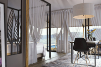 Maison de glamping extra spacieuse pour les vacances en famille, lodge en toile multi-pièces avec grande terrasse extérieure