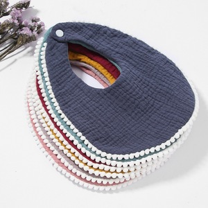 Babero de algodón de alta calidad estilo bandana, suave y lavable, toalla de gasa para la saliva con encaje, nuevo diseño lindo para niños - Product Image 5
