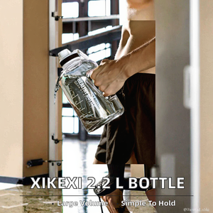 Bouteille d'eau Xikexi de grande capacité 2,2 L pour <span class=keywords><strong>le</strong></span> <span class=keywords><strong>travail</strong></span>, boisson directe, facile à transporter, sangle de main, incassable, cadeaux de <span class=keywords><strong>motivation</strong></span> - Product Image 2