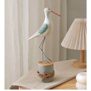 Figurine de mouette en bois artisanale sur souche d'arbre, décoration nautique sur le thème de l'océan pour maisons modèles, hôtels et intérieurs côtiers - Product Image 4